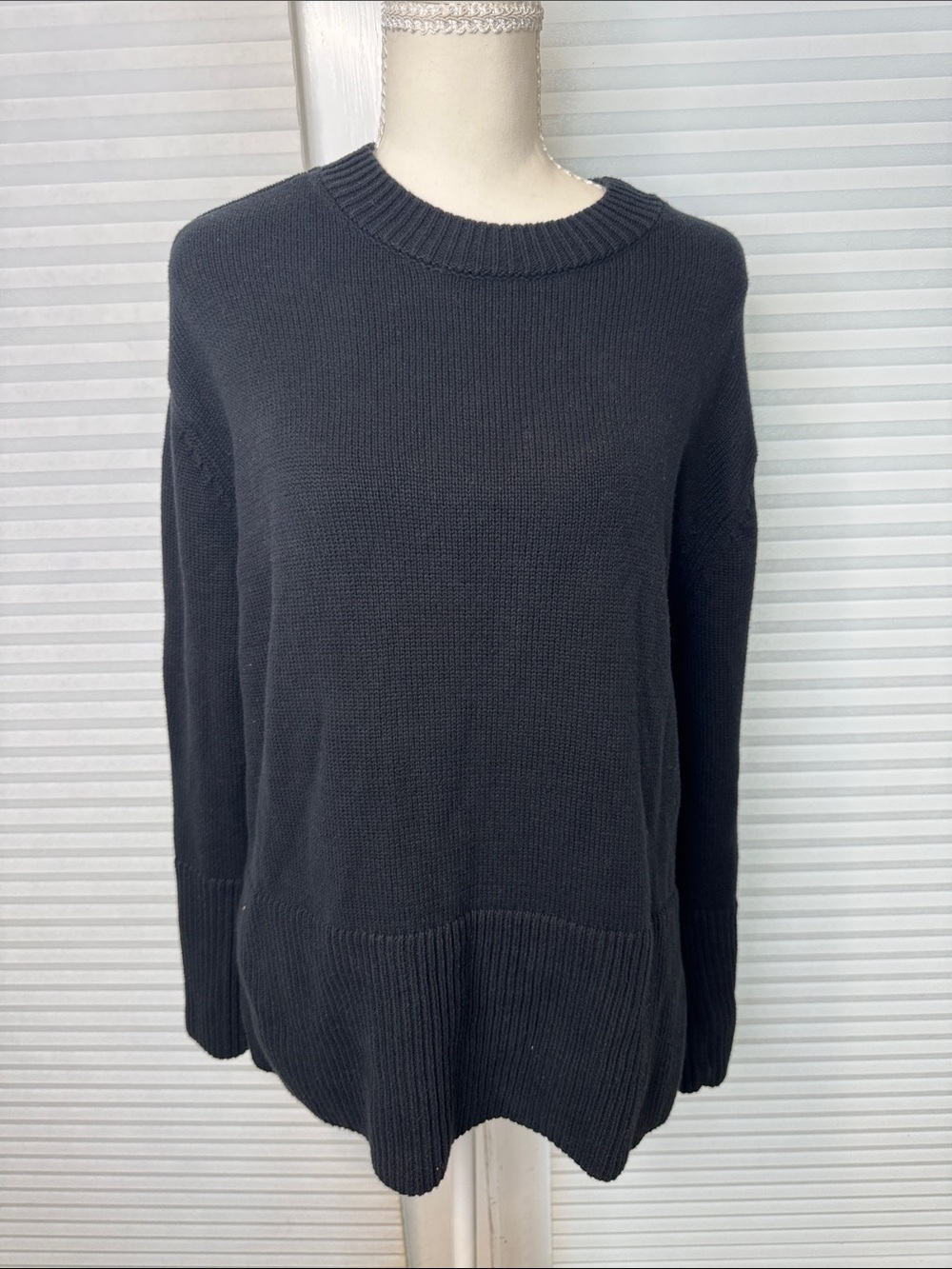 GAP 100%Cotton Black Crewneck Sweater 1376
